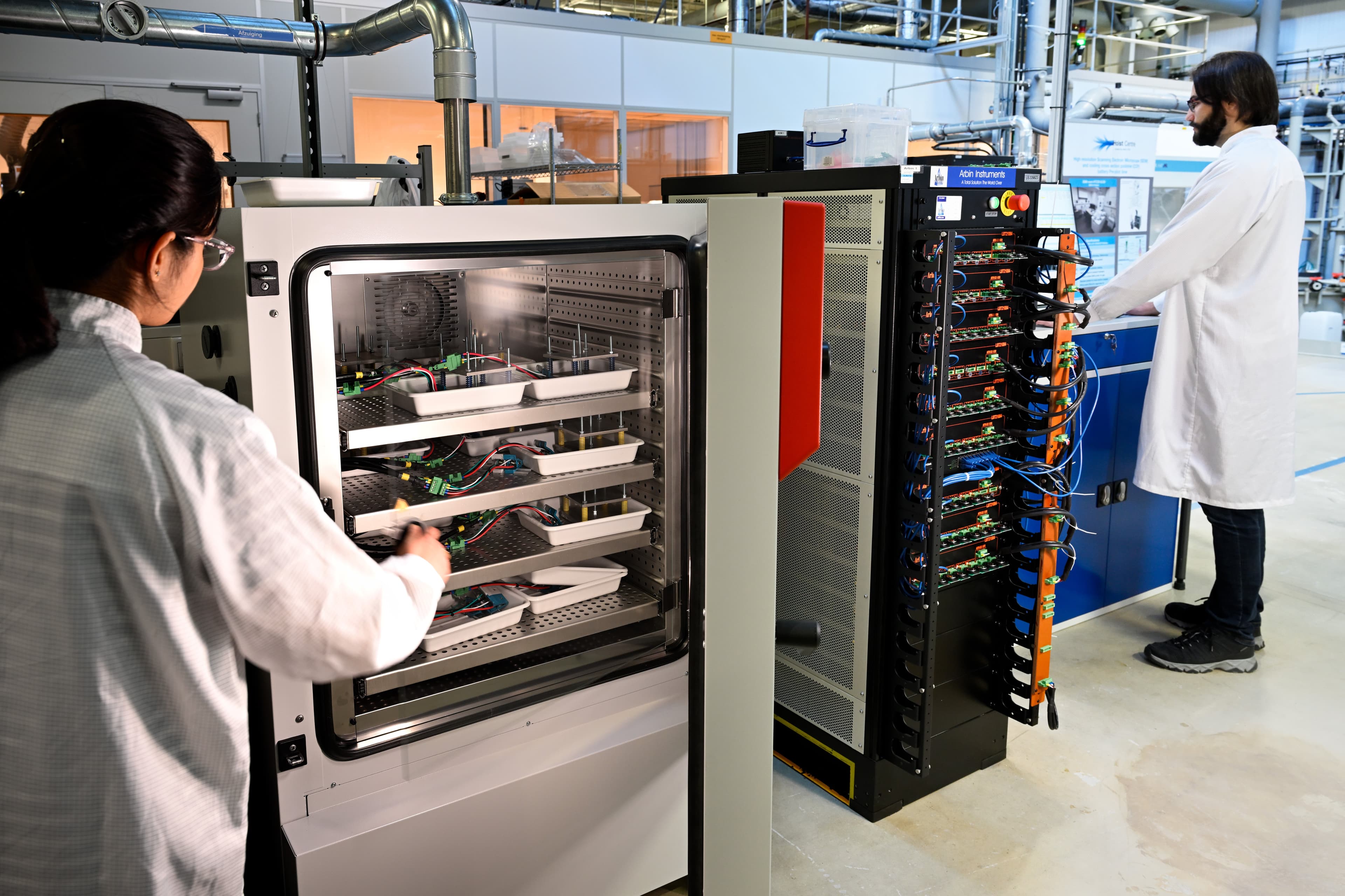 BvOF-TNO-Holst-Centre-Battery-Lab-cell-testing.jpg