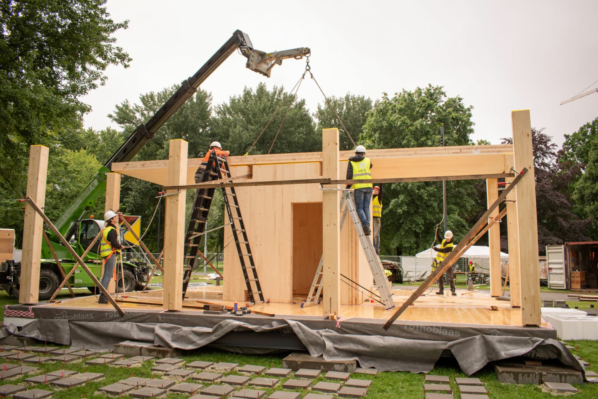 Studenten bouwen een huis