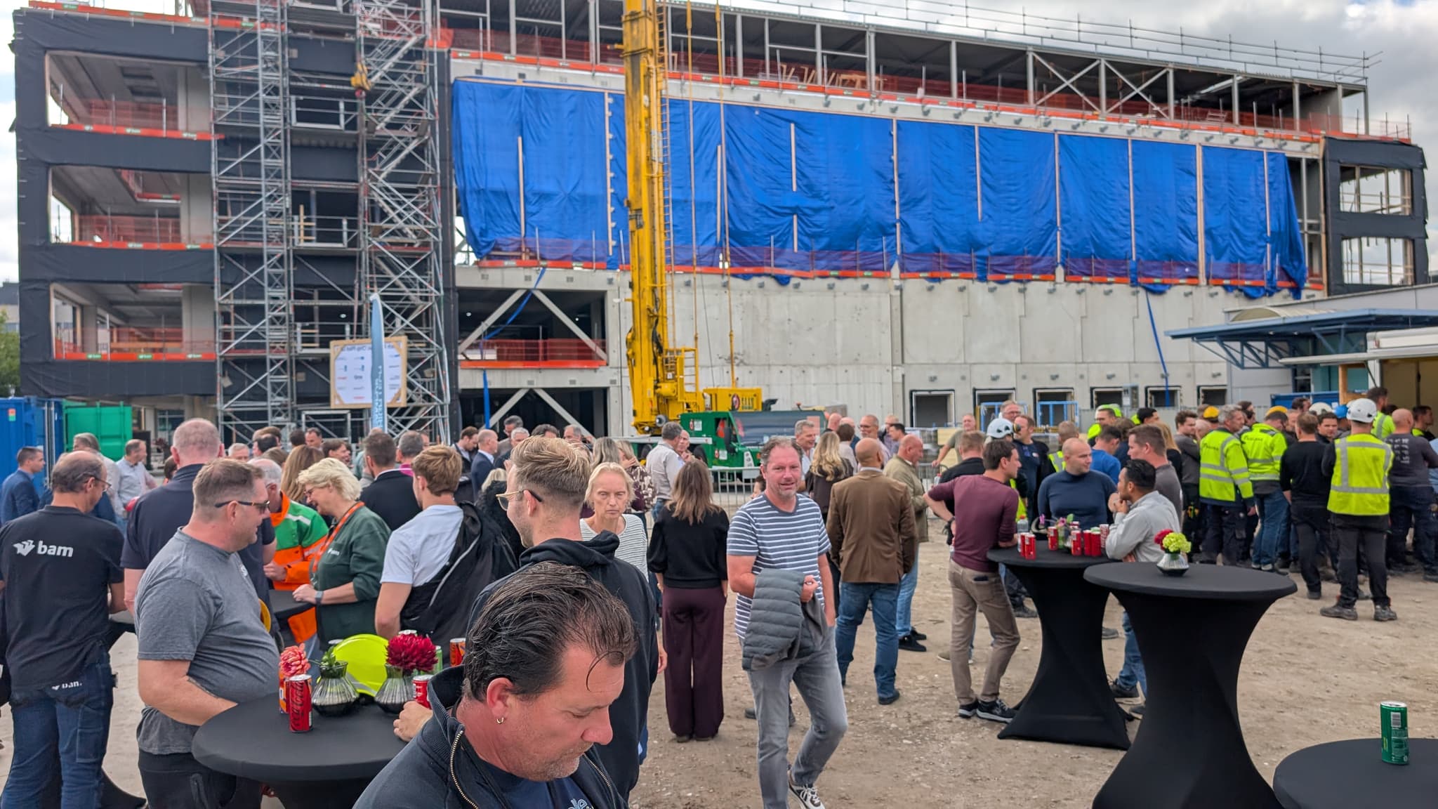 Viering hoogste punt fotonica chipfabriek HTCE
