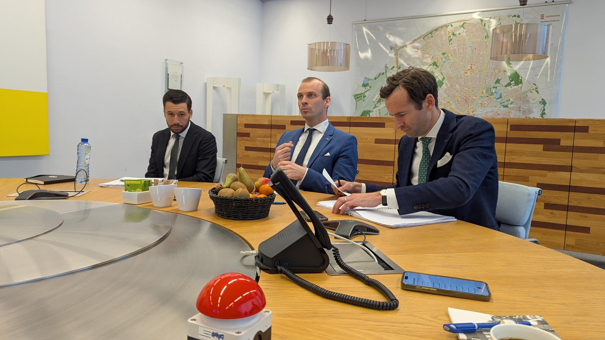 Raphael Noé (CEO Capreon), Alderman Stijn Steenbakkers (Brainport and Economy), Alderman Maes van Lanschot (Finance and Participations).