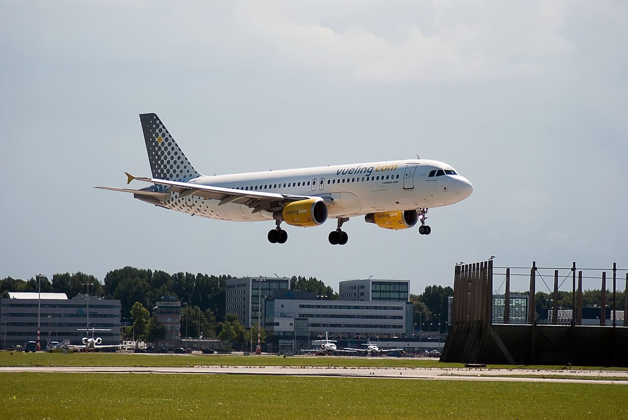 plane-2605014_1280.jpg