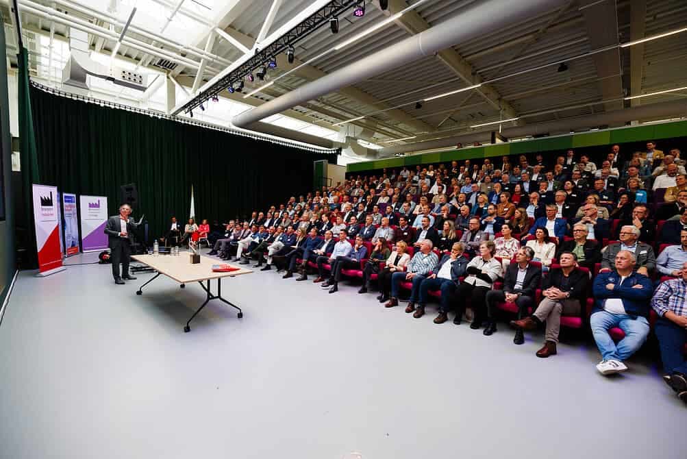 SAEYS_Brainport_Industries_Jaarcongres_2812-1004x670.jpg