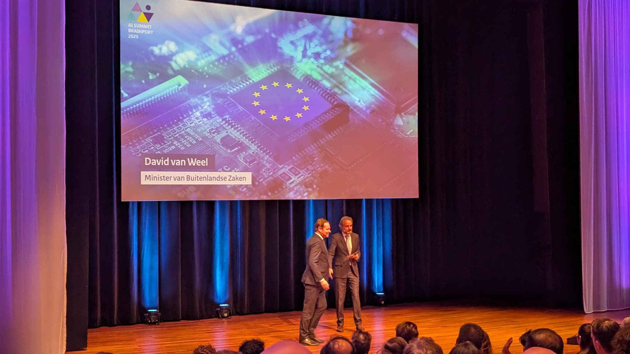 David van Weel and Carlo van de Weijer on stage in the Eindhoven Evoluon
