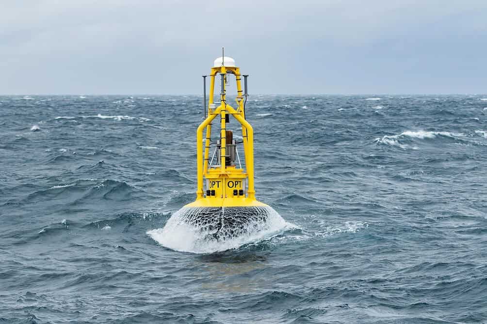 opt-pb3-powerbuoy-at-sea-1004x669.jpg