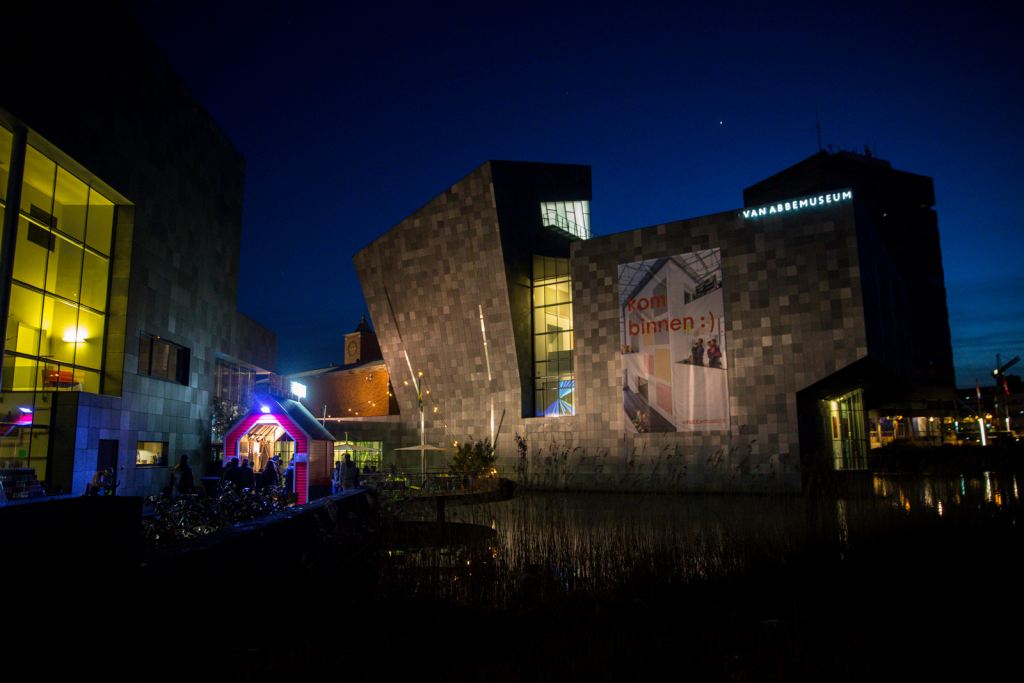 2015.04.11_YOUNG_ART_NIGHT_Van_Abbe_Museum_Eindhoven_NL_010
